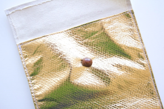 Kā ar savām rokām sew iPad ādas futrāli