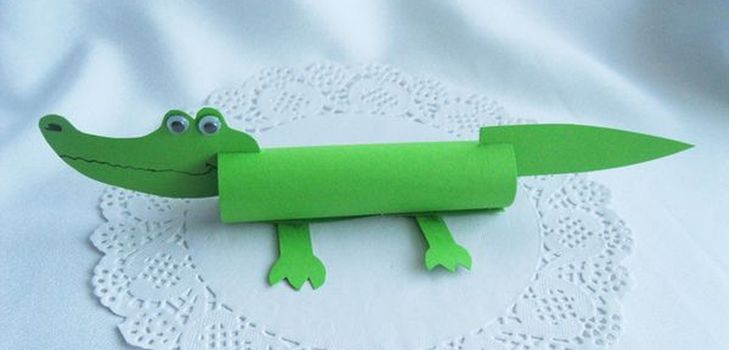 Krokodils izgatavots no krāsainā papīra ar savām rokām