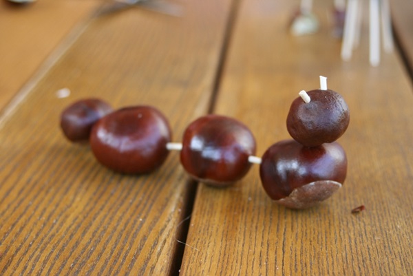 Amatniecība no kaštainiem par rudens tēmu