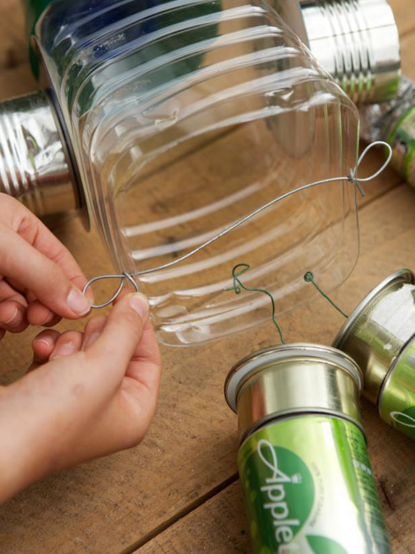 Jaunas amatniecības no plastmasas pudeles ar savām rokām dārzā un dārzā