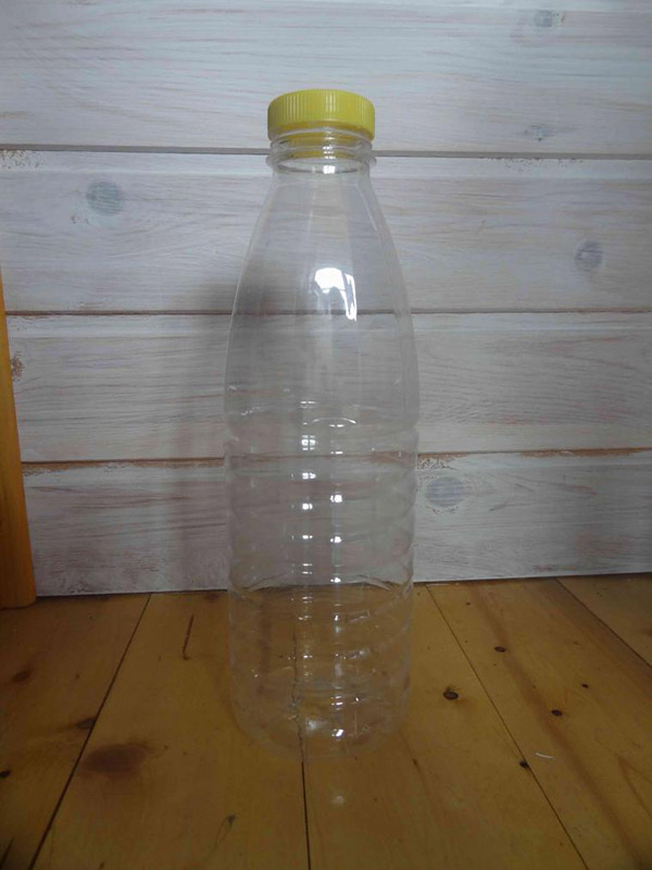 Jaunas amatniecības no plastmasas pudeles ar savām rokām dārzā un dārzā