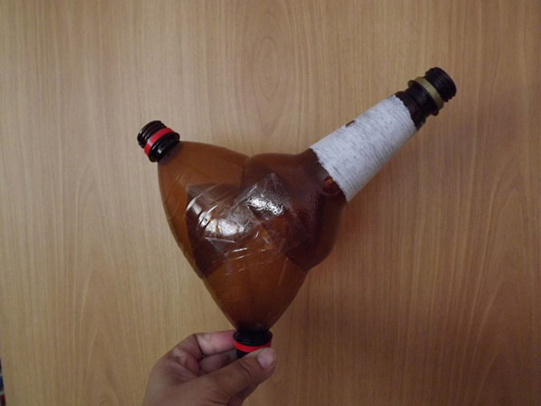 Jaunas amatniecības no plastmasas pudeles ar savām rokām dārzā un dārzā