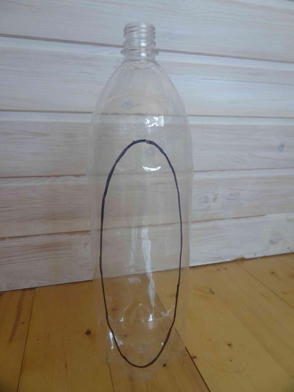 Jaunas amatniecības no plastmasas pudeles ar savām rokām dārzā un dārzā