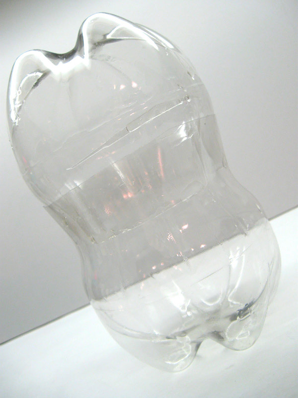 Jaunas amatniecības no plastmasas pudeles ar savām rokām dārzā un dārzā