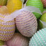 Lieldienu amatniecība: olas ar pērlītēm Lieldienu amatniecība: olas ar pērlītēm
