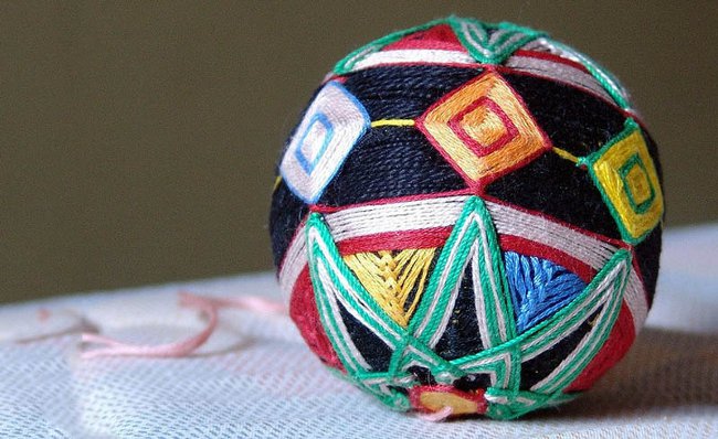 Temari: vītņu bumbiņas