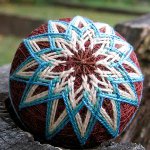 Temari: vītņu bumbiņas Temari: vītņu bumbiņas