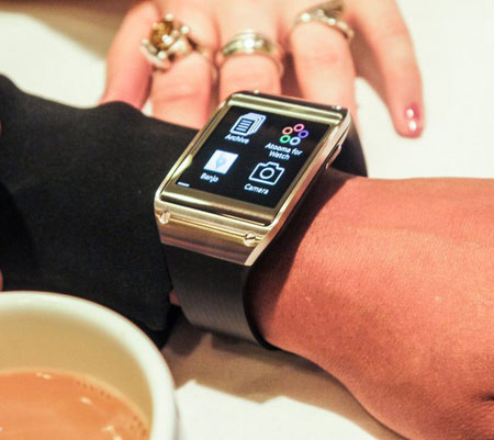  Samsung Galaxy Gear pulkstenis