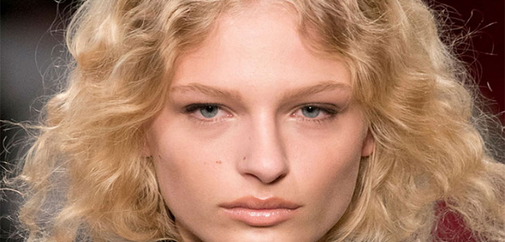Curly & Chic: kā valkāt cirtas šoruden