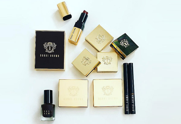 Brīvdienu deserts: aplauzums Bobbi Brown vīns un šokolāde