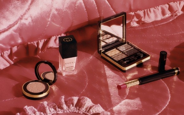 Šis noslēpumains rozā: aplauzums Gucci Beauty F / W 2016