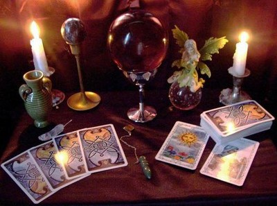 Tarot noķeršana nākotnei
