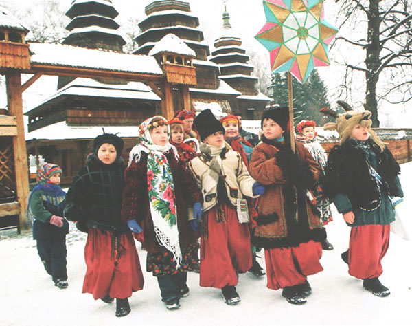 Kā pareizi sarunāties par Ziemassvētkiem 6. un 7. janvārī un Vecajā Jaunajā gadā, kas jums jāsaka - dzejoli, dziesmas, rituāli, kostīmi