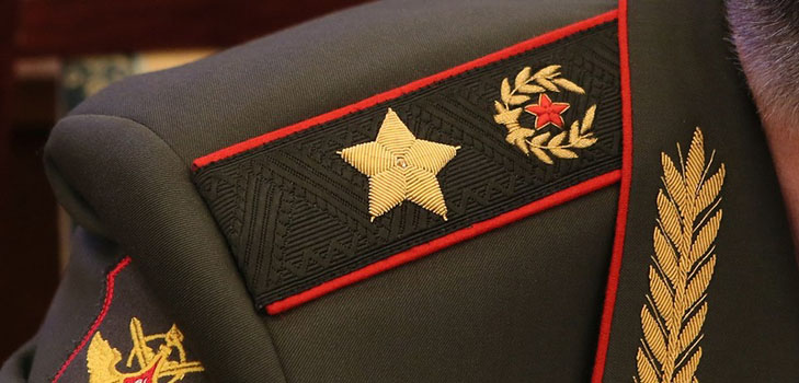 Kā sew epaulettes: praktiskie padomi
