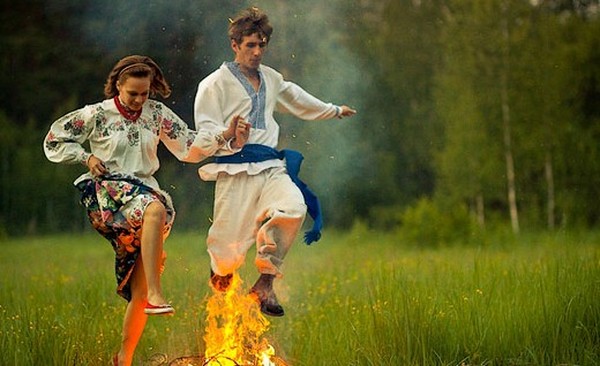 Kāds ir Ivan Kupala skaits 2016. gadā? Kādas laimes stāsti, rituāli, tradīcijas ir saistītas ar brīvdienu? Ko darīt ar Ivanu Kupalu, apsveicam