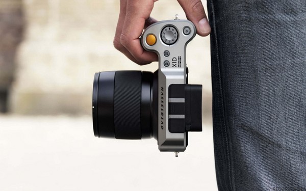 Pirmais no labākajiem: kompaktā kamera Hasselblad X1D