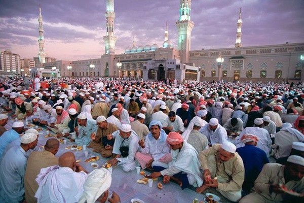 Ramadan 2016 - sākums un beigas Krievijā, Maskavā, Tunisijā, Apvienotajos Arābu Emirātos. Svētā mēneša kalendārs Maskavā, kalendārs. Apsveicam ar 2017. gada Ramadanu pantā