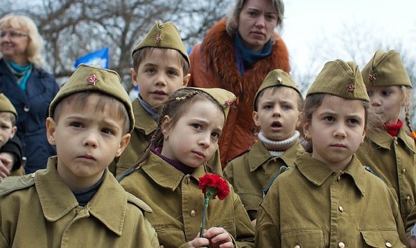 Mēs atceramies un lepojamies: oriģinālas idejas Skriptai uzvaras dienā