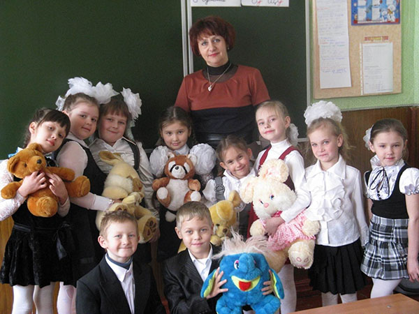 Dzejoļi par skolotājiem-priekšmetu un pamatskolām: īsi, skaisti un pieskaras asarām