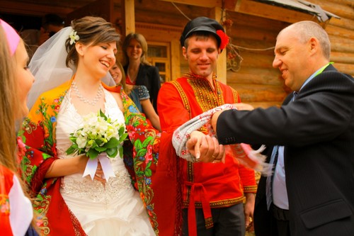 Līgavas cena: skripts un plakāti. Tradicionālās līgavas cena: mūsdienu skripti