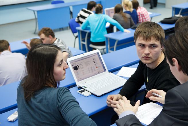 studenti lekcijās