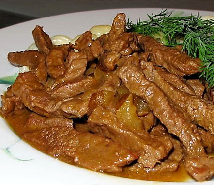 Liellopu gaļa Stroganoff: recepte liellopu gaļai