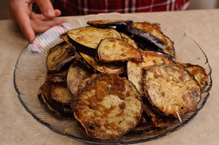Sausas baklažānu un tomātu salātu recepte
