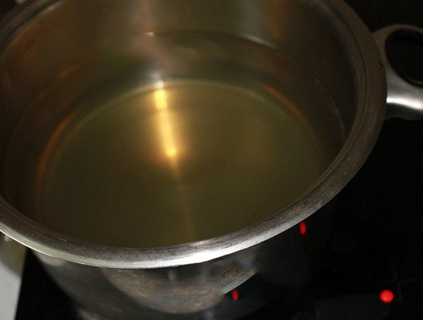 Kraukšķīgie gurķi ziemai - marinēti, bez etiķa, bez sterilizācijas. Labākās vienkāršās receptes ar kraukšķīgu gurķu fotogrāfijām kannās ar degvīnu