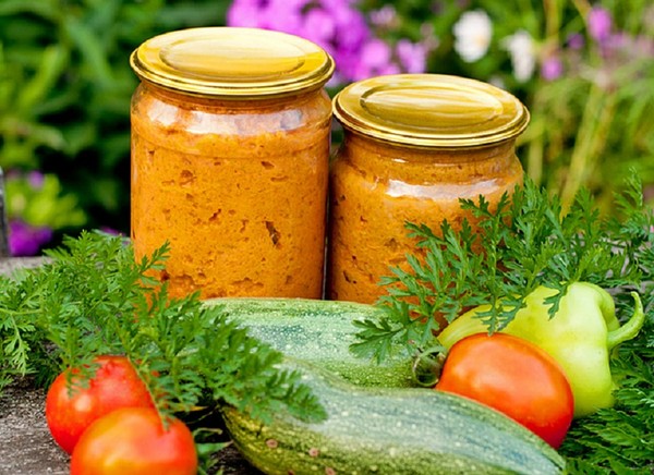 Caviar no cukini - receptes ar majonēzi, pipariem, izmantojot gaļas mašīnā, daudzfaktori