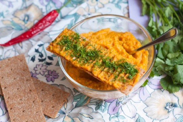 Caviar no cukini - receptes ar majonēzi, pipariem, izmantojot gaļas mašīnā, daudzfaktori