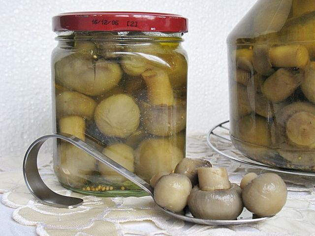 Marinēti šampinjoni ziemai, klasiska recepte Marinēti šampinjoni ziemai, klasiska recepte