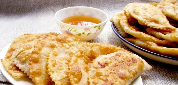Kaukāziešu pīrāgi ar gaļu - ķebureks Kaukāziešu pīrāgi ar gaļu - ķebureks