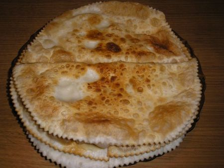 Kaukāziešu pīrāgi ar gaļu - ķebureks Kaukāziešu pīrāgi ar gaļu - ķebureks