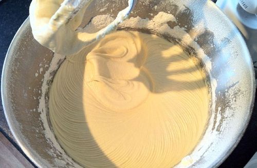 Delicious un neparasta kūka multivarka - soli pa solim ar fotogrāfijām
