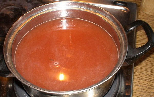 Gurķi ar kečupu ziemai - bez sterilizācijas - kārbās. Zāļu asu un kraukšķīgu gurķi ar kečupu čili