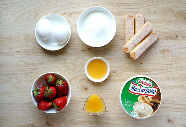 Brīvdienu recepte zemeņu tiramisu skaistām sievietēm