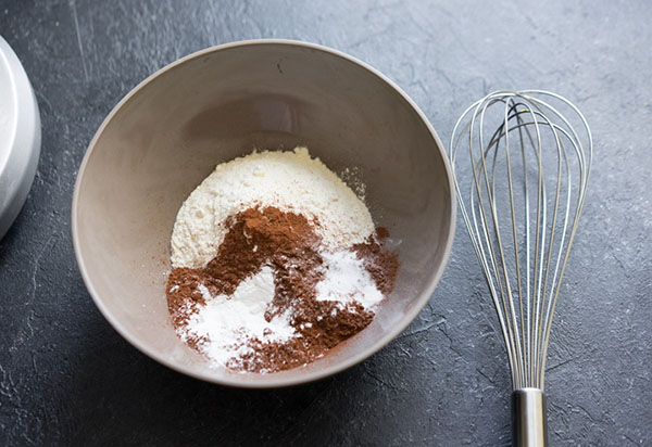 Paradīzes prieks: recepte delicious desertu Trīs piens