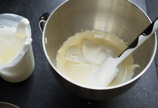 Paradīzes prieks: recepte delicious desertu Trīs piens