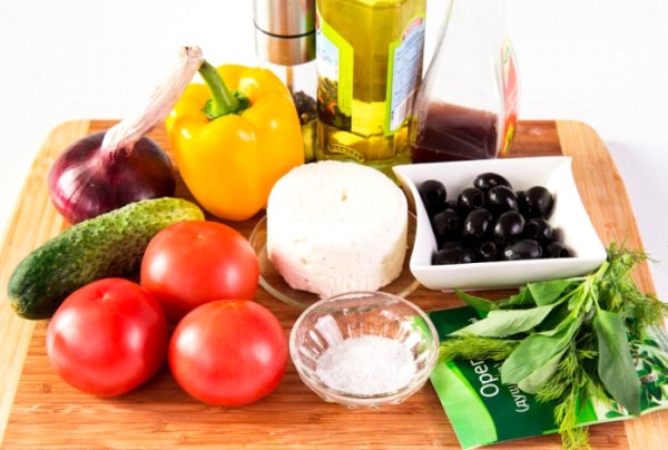 produkti uz salātiem