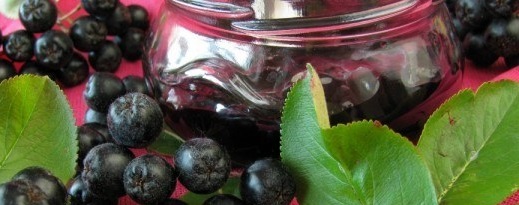 Jam no aronijas un ķiršu lapām Jam no aronijas un ķiršu lapām