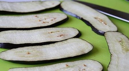 Tesčina mēle no baklažāniem