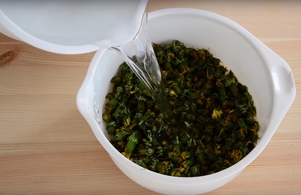 Jam un medus no dandelions ar citronskābi un bez skābes