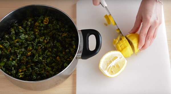 Jam un medus no dandelions ar citronskābi un bez skābes