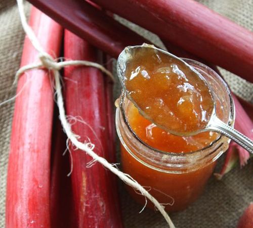 Jam ar rabarberu ar banānu