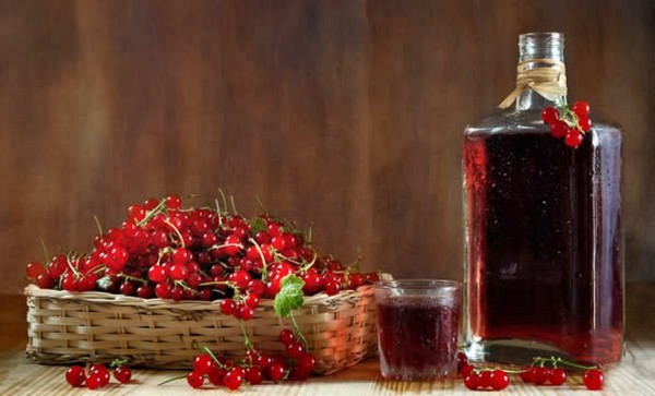 Vīns no upeņiem mājās - melns, balts, sarkans, bez rauga un ar tiem. Vienkāršas un tradicionālas upes krāsas mājas vīna receptes Vīns no upeņiem mājās - melns, balts, sarkans, bez rauga un ar tiem. Vienkāršas un tradicionālas upes krāsas mājas vīna receptes