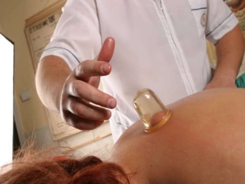 Masāža pieaugušajiem: ārstējot bronhītu